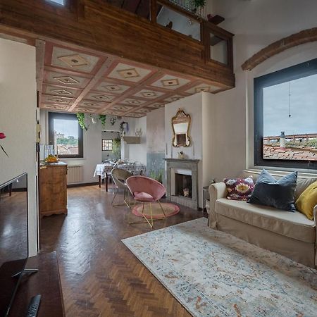 Via Lamberti, 3 - Florence Charming Apartments - Charming And Historic 5Th-Floor Attic Apartment With Elevator In A Building At The Heart Of Vibrant Florence, Just A 2-Minute Walk From All Attractions Bagian luar foto